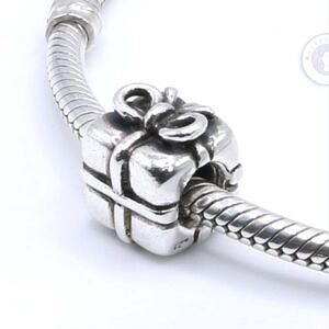 Authentic PANDORA Retired Present Charm